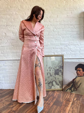 Load image into Gallery viewer, 1940’s pink satin quilted robe house coat
