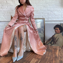 Load image into Gallery viewer, 1940’s pink satin quilted robe house coat
